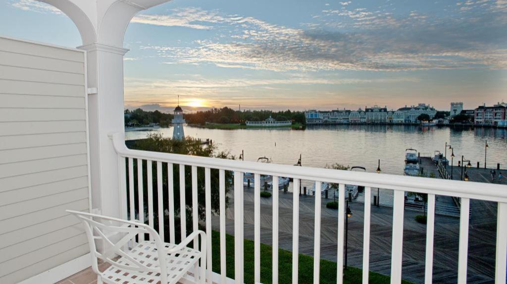 Disney'S Yacht Club Resort Lake Buena Vista Exterior photo